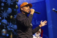 (BPRW) Chance the Rapper Lights Up MSI’s Grand Tree, Announces Date of 5th Annual “A Night at the Museum”